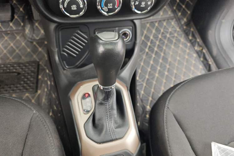 Used Jeep Renegade 2017 180T Automatic High-Energy Version Gear Lever