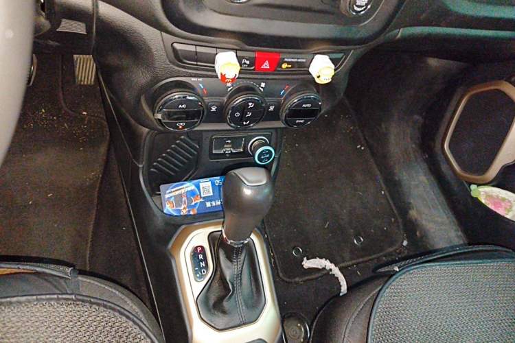 Used Jeep Renegade 2017 180T Automatic Jingneng Edition Gear Lever