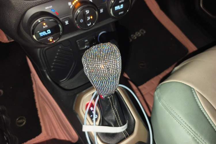 Used Jeep Renegade 2017 180T Automatic Smart Version Gear Lever