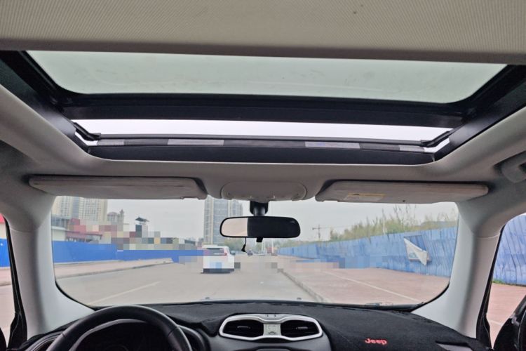 Used Jeep Renegade 2017 180T Automatic High-Energy Version Headliner