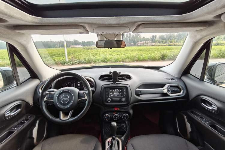 Used Jeep Renegade 2017 180T Automatic Jingneng Edition Interior 1