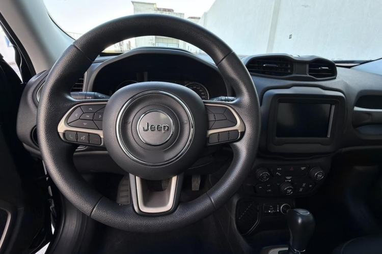 Used Jeep Renegade 2017 180T Automatic High-Energy Version Interior 2