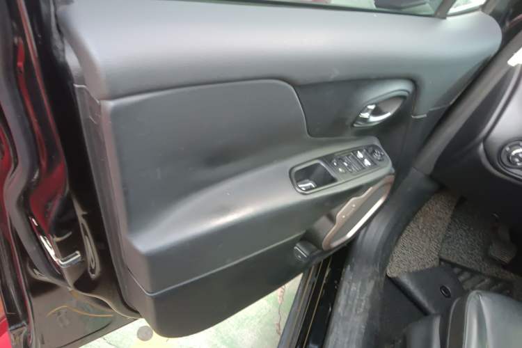 Used Jeep Renegade 2017 180T Automatic Smart Version Left Front Door Interior