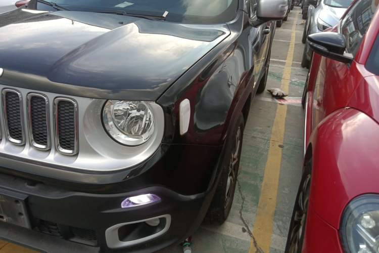 Used Jeep Renegade 2017 180T Automatic Smart Version Left Front Headlight