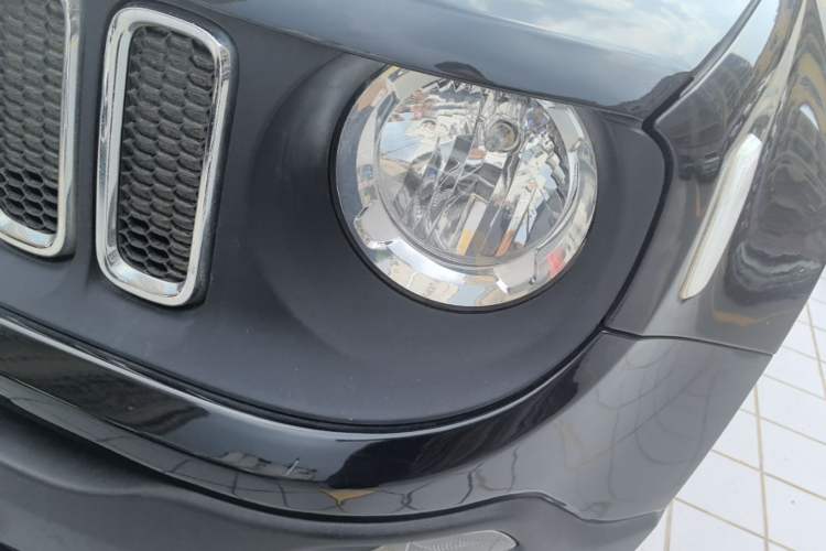 Used Jeep Renegade 2017 180T Automatic Kinetic Edition+ Left Front Headlight