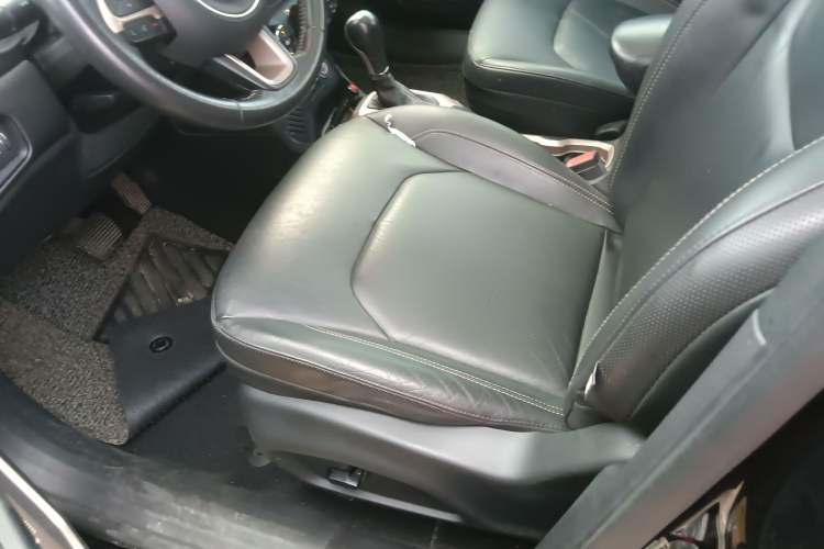 Used Jeep Renegade 2017 180T Automatic Smart Version Left Front Seat
