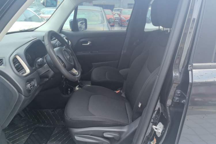 Used Jeep Renegade 2017 180T Automatic Kinetic Edition+ Left Front Seat