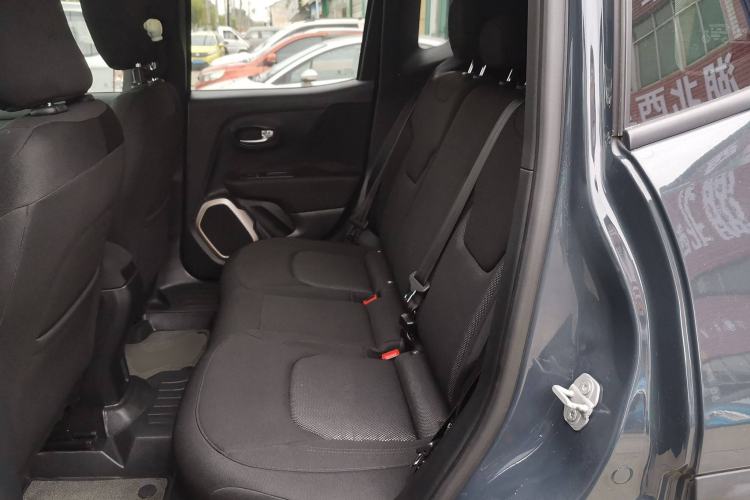 Used Jeep Renegade 2017 180T Automatic High-Energy Version Left Rear Seat