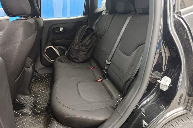 Used Jeep Renegade 2017 180T Automatic High-Energy Version Left Rear Seat