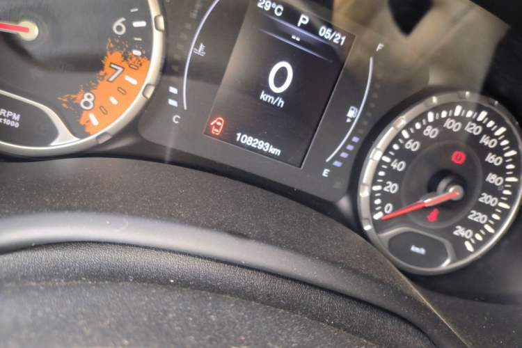 Used Jeep Renegade 2017 180T Automatic High-Energy Version Odometer Close Up