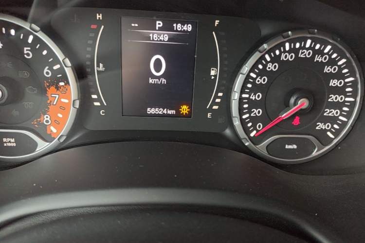 Used Jeep Renegade 2017 180T Automatic Jingneng Edition Odometer Close Up