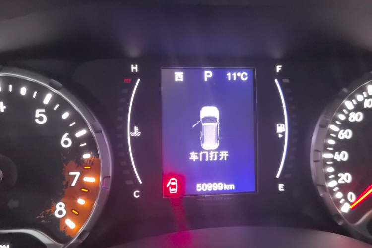 Used Jeep Renegade 2017 180T Automatic High-Energy Version Odometer Close Up