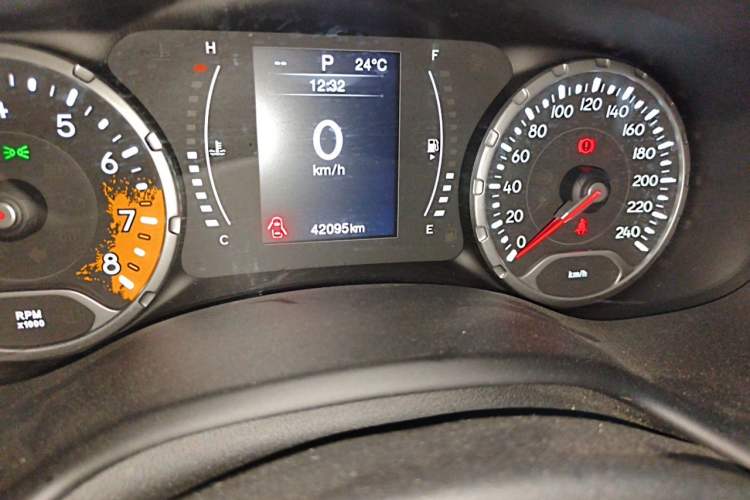 Used Jeep Renegade 2017 180T Automatic Jingneng Edition Odometer Close Up