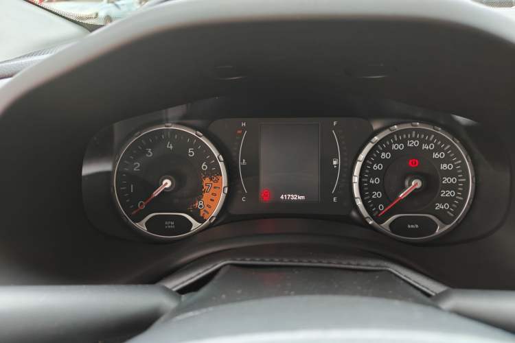 Used Jeep Renegade 2017 180T Automatic Jingneng Edition Odometer Close Up