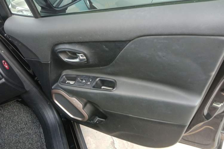 Used Jeep Renegade 2017 180T Automatic Smart Version Right Front Door Interior