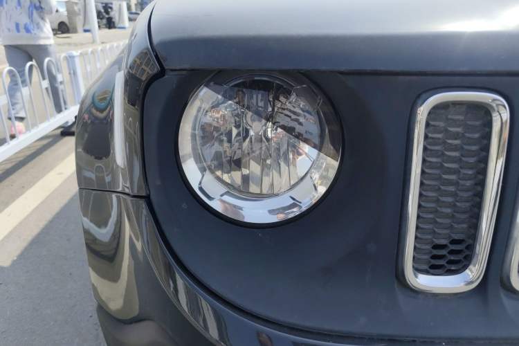 Used Jeep Renegade 2017 180T Automatic High-Energy Version Right Front Headlight