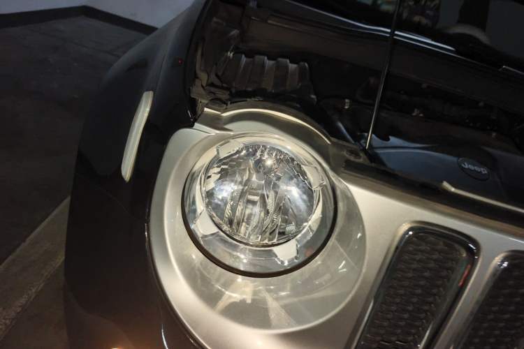 Used Jeep Renegade 2017 180T Automatic Smart Version Right Front Headlight