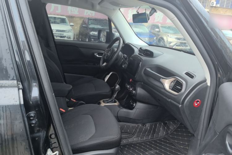 Used Jeep Renegade 2017 180T Automatic Kinetic Edition+ Right Front Seat