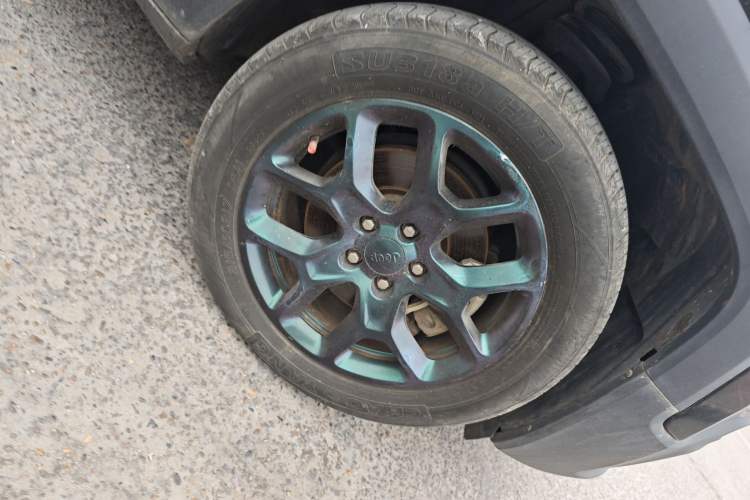 Used Jeep Renegade 2017 180T Automatic High-Energy Version Right Front Wheel Hub