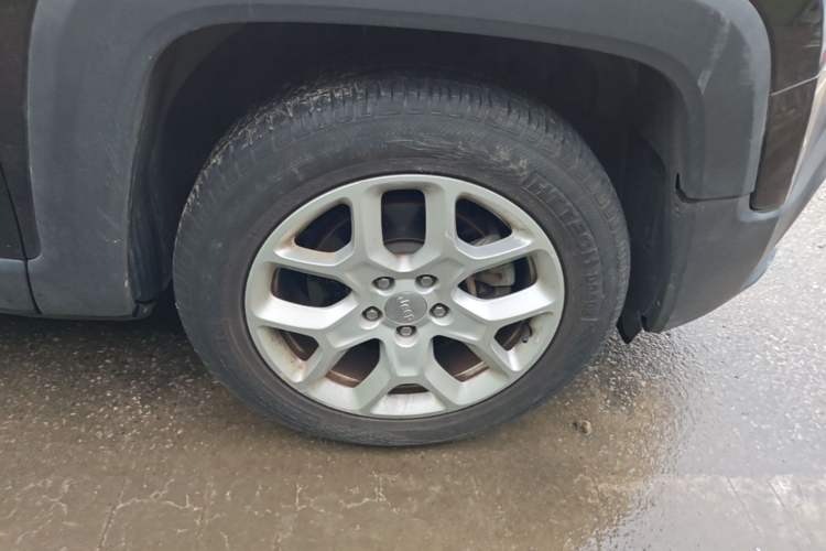 Used Jeep Renegade 2017 180T Automatic Jingneng Edition Right Front Wheel Hub