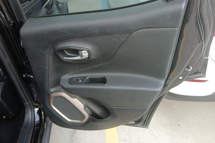 Used Jeep Renegade 2017 180T Automatic Smart Version Right Rear Door Interior