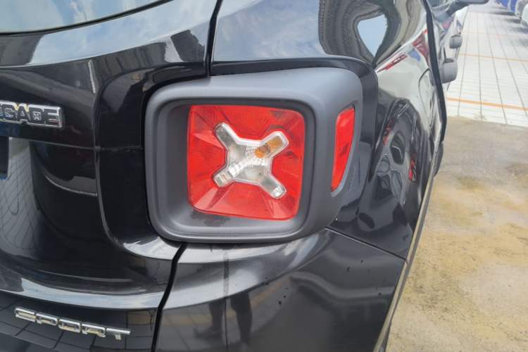 Used Jeep Renegade 2017 180T Automatic Kinetic Edition+ Right Rear Taillight