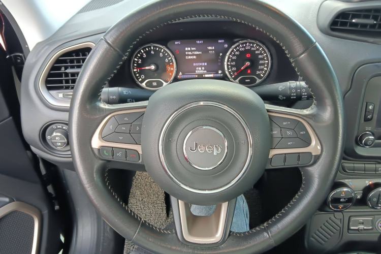 Used Jeep Renegade 2017 180T Automatic Smart Version Steering Wheel
