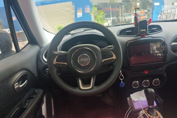Used Jeep Renegade 2017 180T Automatic High-Energy Version Steering Wheel