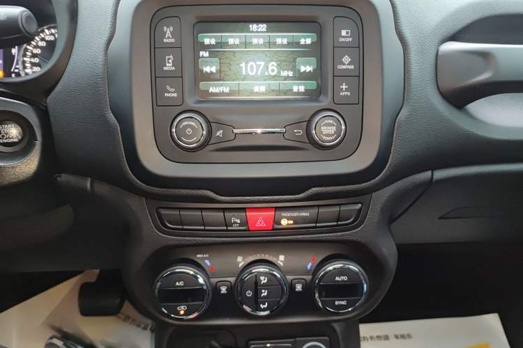 Used Jeep Renegade 2017 180T Automatic Jingneng Edition Audio And AC Panel