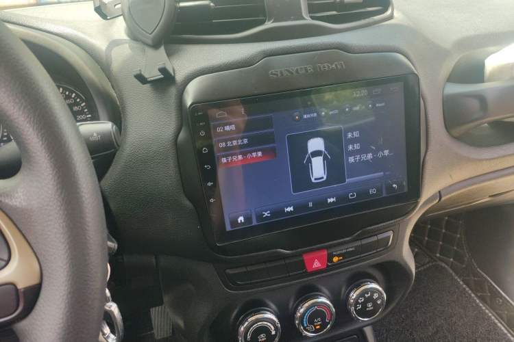 Used Jeep Renegade 2017 180T Automatic Kinetic Edition+ Audio And AC Panel