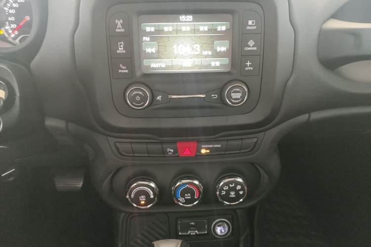 Used Jeep Renegade 2017 180T Automatic High-Energy Version Audio And AC Panel