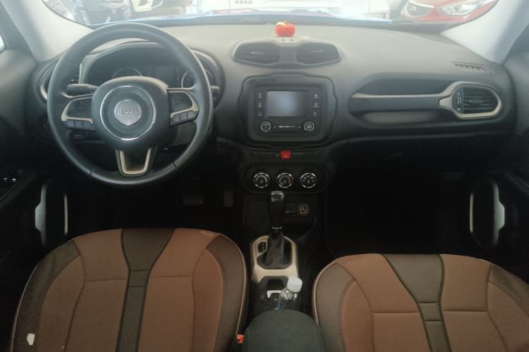 Used Jeep Renegade 2017 180T Automatic High-Energy Version Center Console