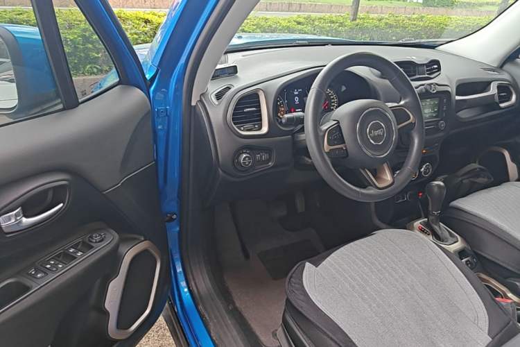 Used Jeep Renegade 2017 180T Automatic High-Energy Version Driver Seat