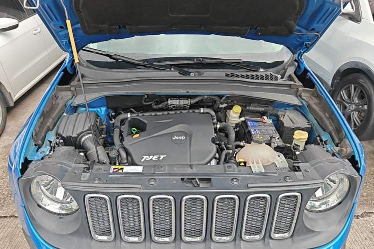 Used Jeep Renegade 2017 180T Automatic High-Energy Version Engine Bay