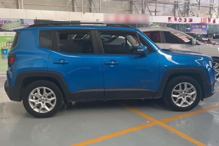 Used Jeep Renegade 2017 180T Automatic High-Energy Version Exterior 5