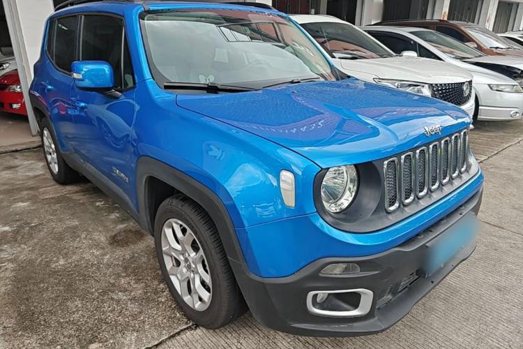 Used Jeep Renegade 2017 180T Automatic High-Energy Version Front Right 45 Deg