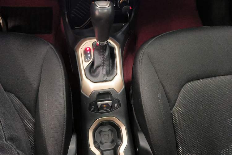 Used Jeep Renegade 2017 180T Automatic High-Energy Version Gear Lever
