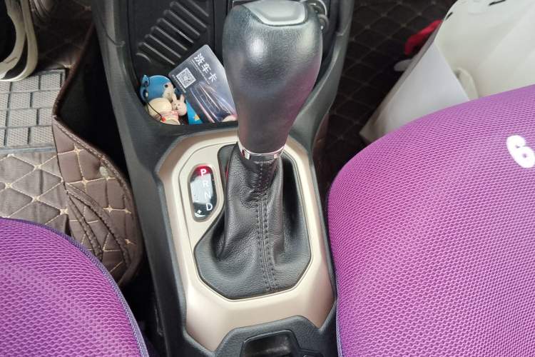 Used Jeep Renegade 2017 180T Automatic High-Energy Version Gear Lever