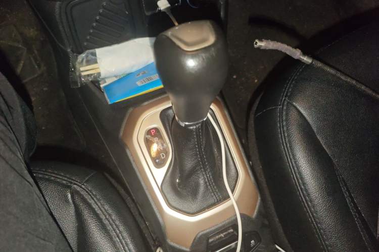 Used Jeep Renegade 2017 180T Automatic High-Energy Version Gear Lever
