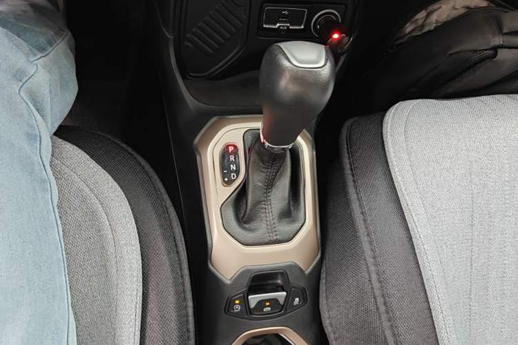Used Jeep Renegade 2017 180T Automatic High-Energy Version Gear Lever