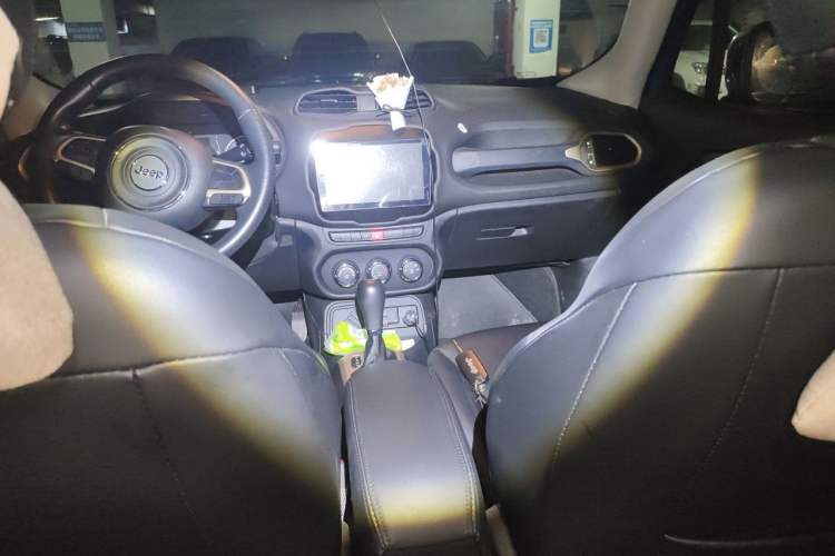 Used Jeep Renegade 2017 180T Automatic High-Energy Version Headliner