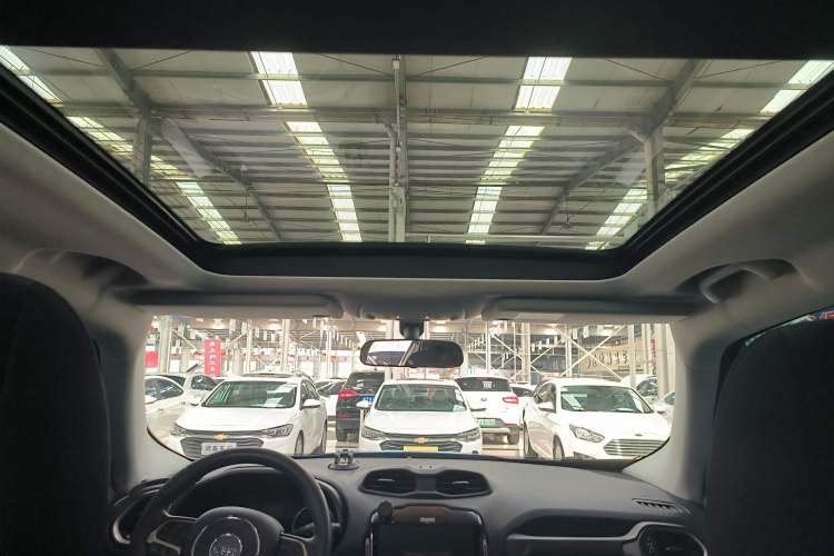 Used Jeep Renegade 2017 180T Automatic High-Energy Version Headliner