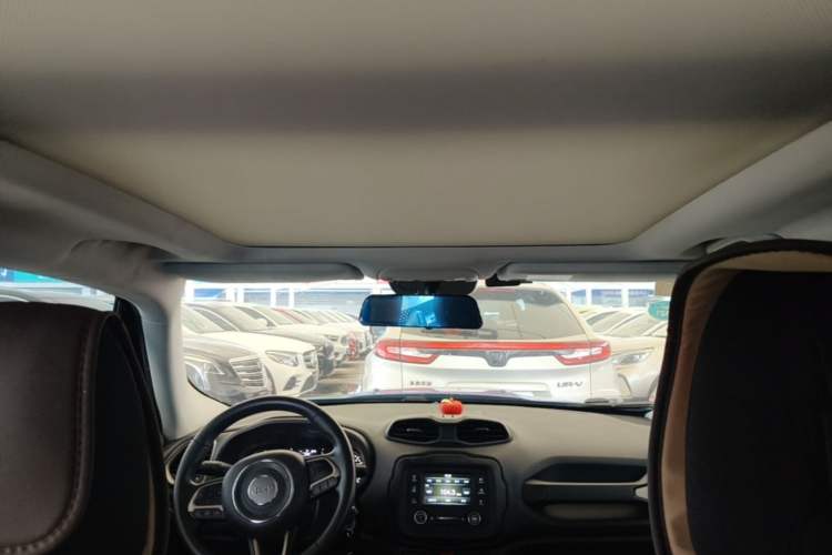 Used Jeep Renegade 2017 180T Automatic High-Energy Version Headliner