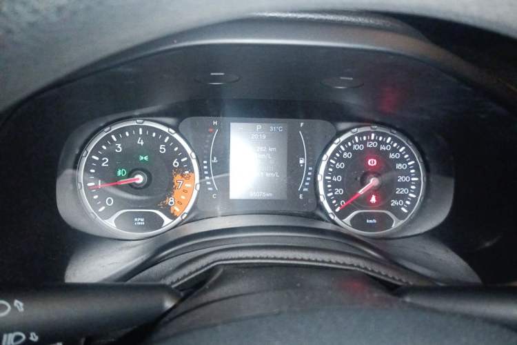 Used Jeep Renegade 2017 180T Automatic High-Energy Version Instrument Cluster