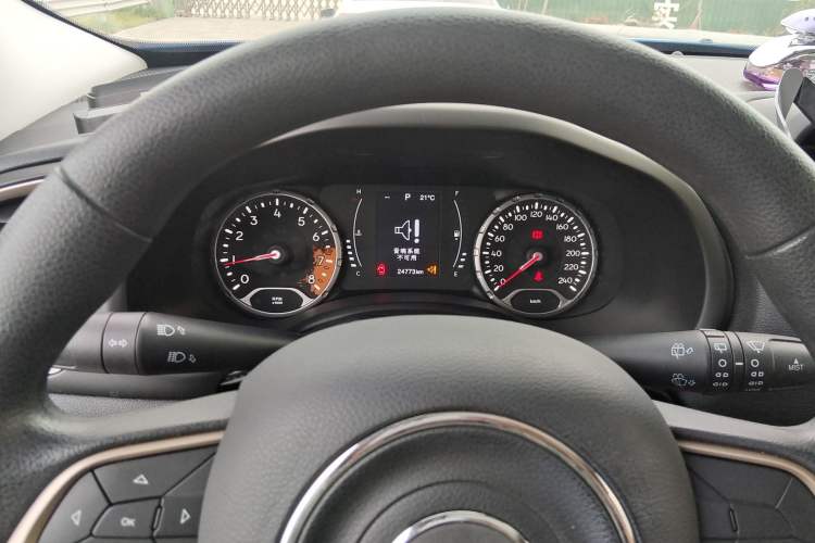 Used Jeep Renegade 2017 180T Automatic High-Energy Version Instrument Cluster