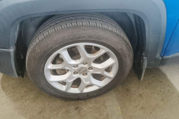 Used Jeep Renegade 2017 180T Automatic High-Energy Version Left Front Wheel Hub