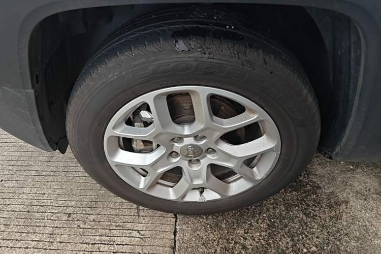 Used Jeep Renegade 2017 180T Automatic High-Energy Version Left Front Wheel Hub