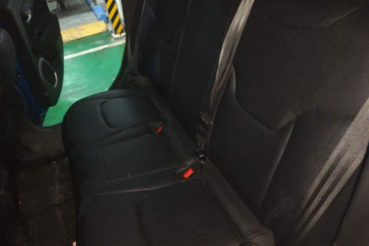 Used Jeep Renegade 2017 180T Automatic High-Energy Version Left Rear Seat