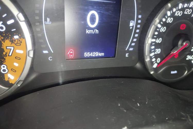 Used Jeep Renegade 2017 180T Automatic High-Energy Version Odometer Close Up