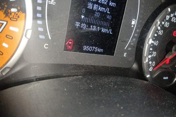 Used Jeep Renegade 2017 180T Automatic High-Energy Version Odometer Close Up